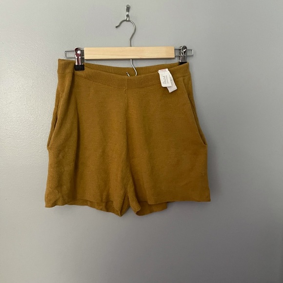 Nasty gal mustard sweater shorts M - Picture 2 of 8